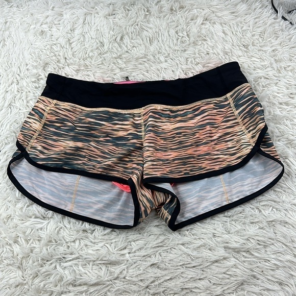 🔥$SALE$🔥 Lululemon Run: Speed Short *4-way Stretch Tiger Water Multi / Black - Picture 1 of 5